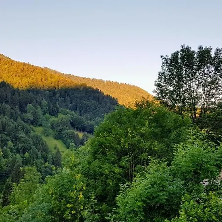 Casa Di Montagna In San Colombano, Vista, Relax , Wifi Feriehus