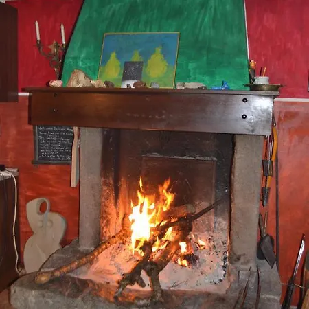Casa Di Montagna In San Colombano, Vista, Relax , Wifi בית נופש