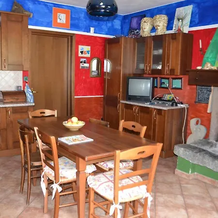 Casa Di Montagna In San Colombano, Vista, Relax , Wifi * San Colombano